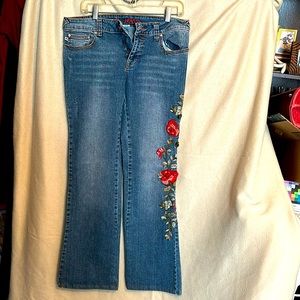 Embroidered denim low rise, Jean size 13